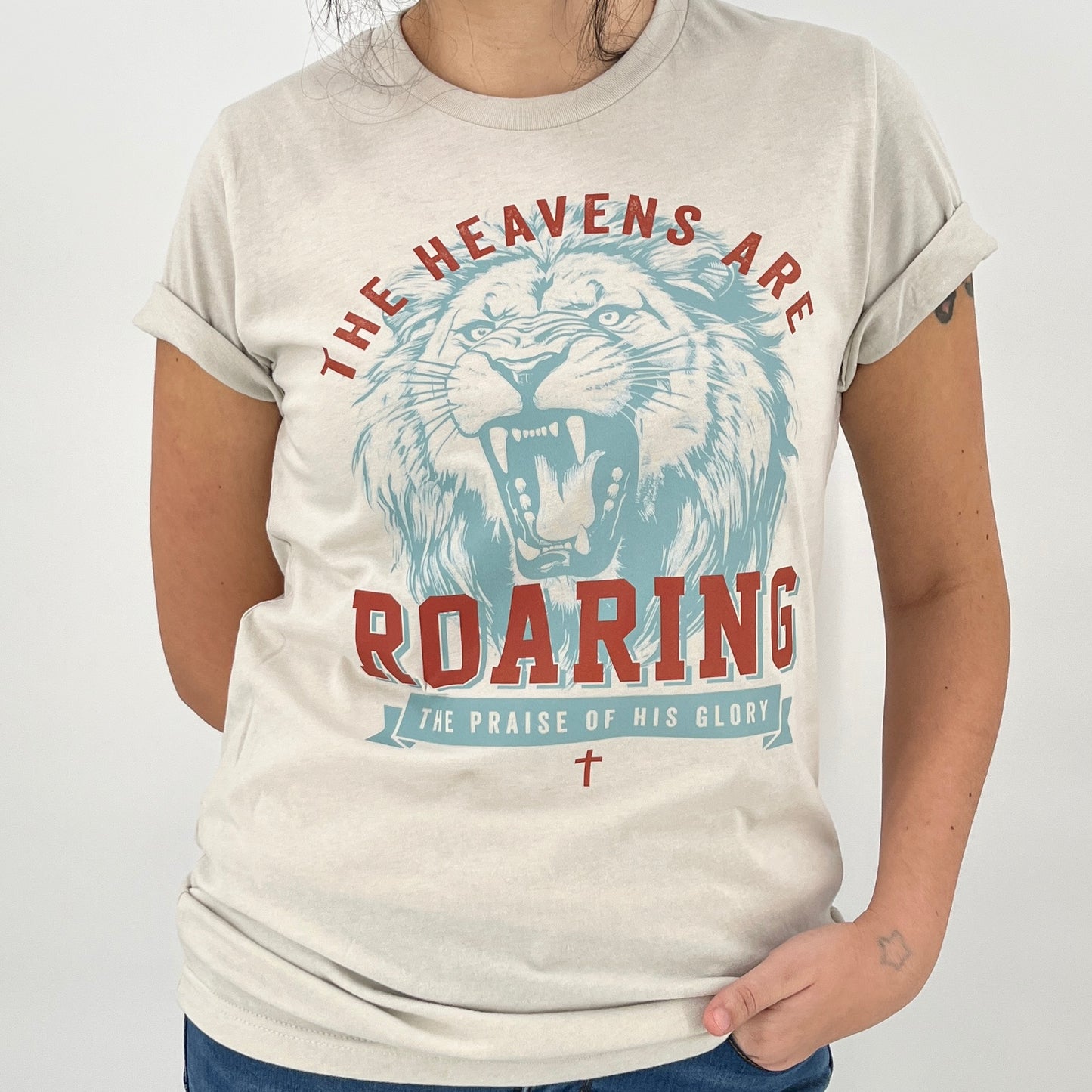 The heavens are roaring (Lion) tee
