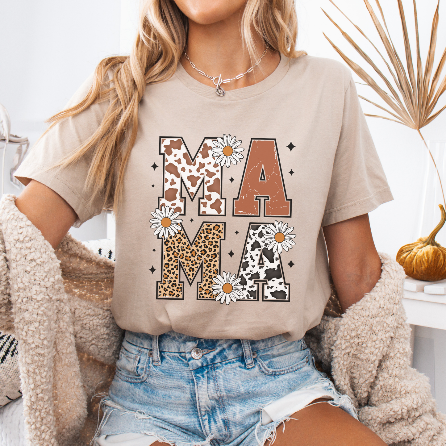Animal print mama graphic t-shirt