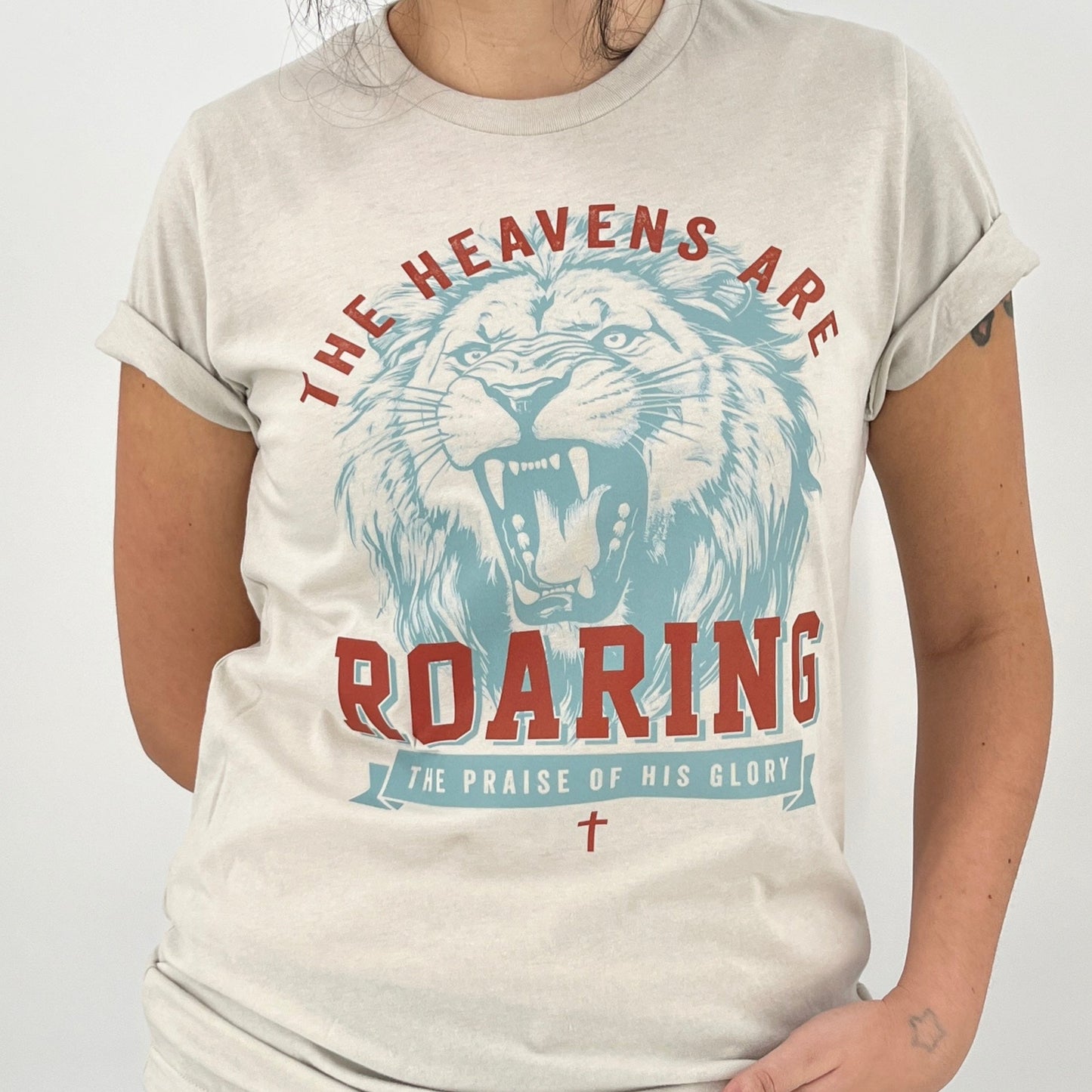 The heavens are roaring lion graphic t-shirt