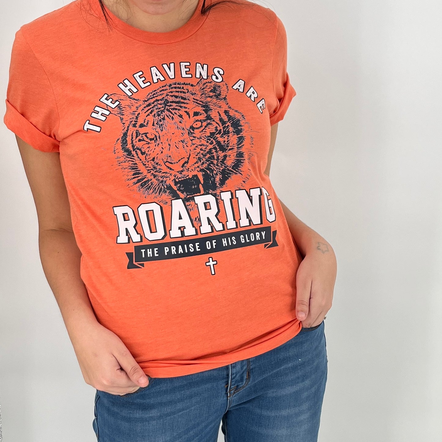 The heavens are roaring (Tiger) tee
